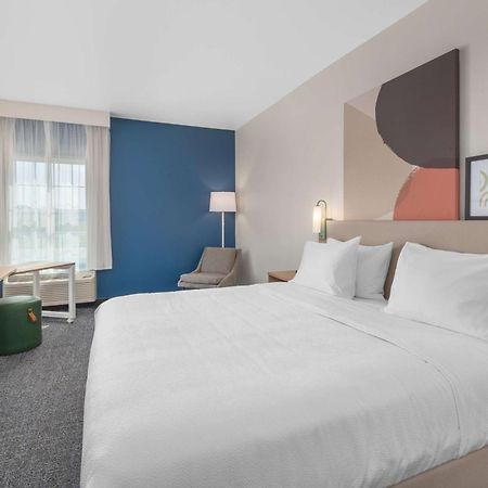 Spark By Hilton Minot Exterior photo