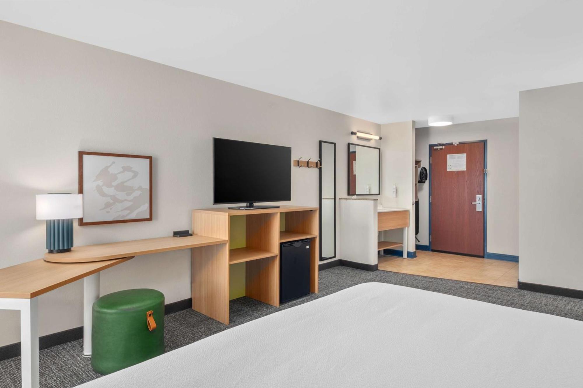 Spark By Hilton Minot Exterior photo