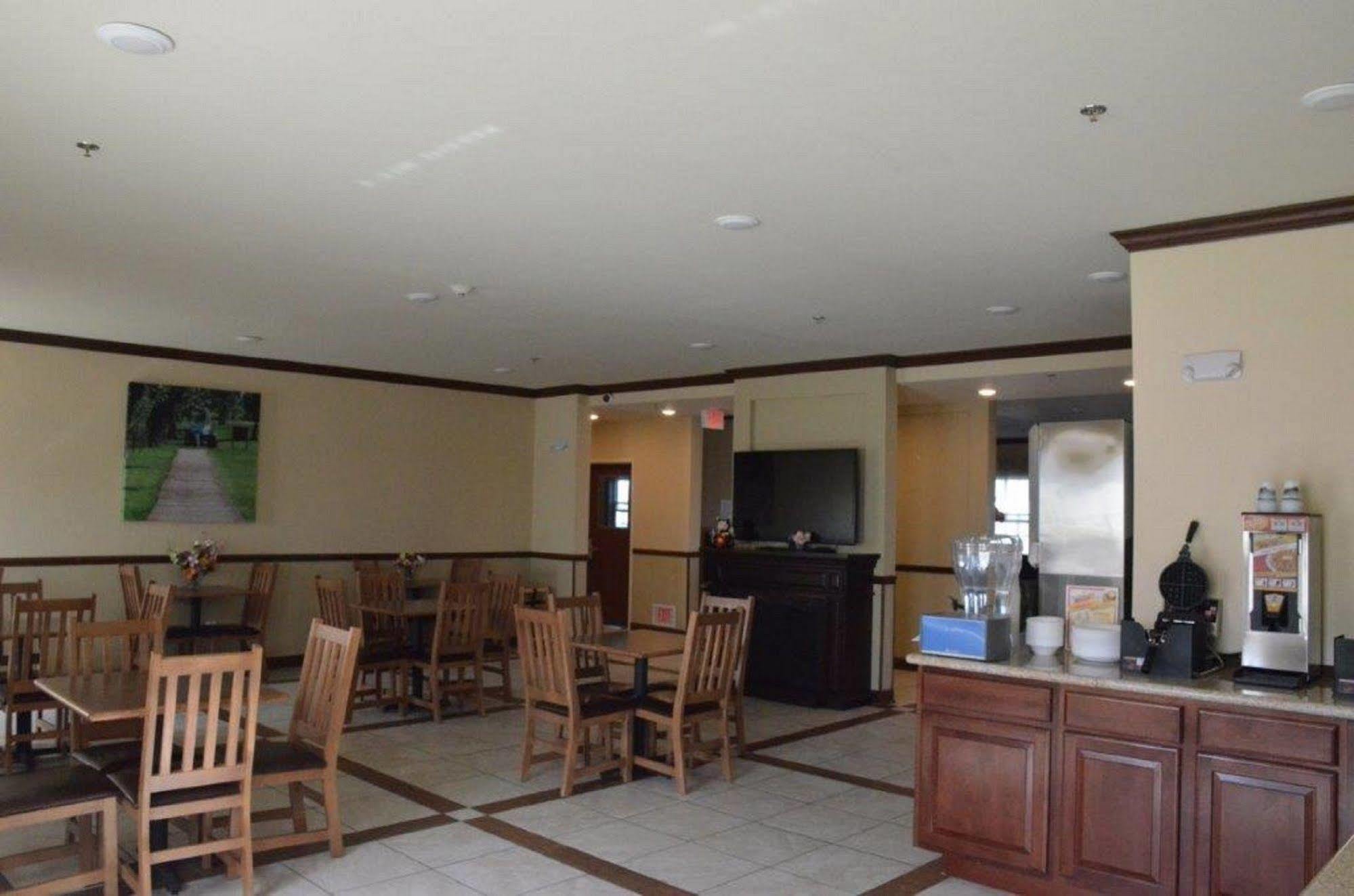 Spark By Hilton Minot Exterior photo